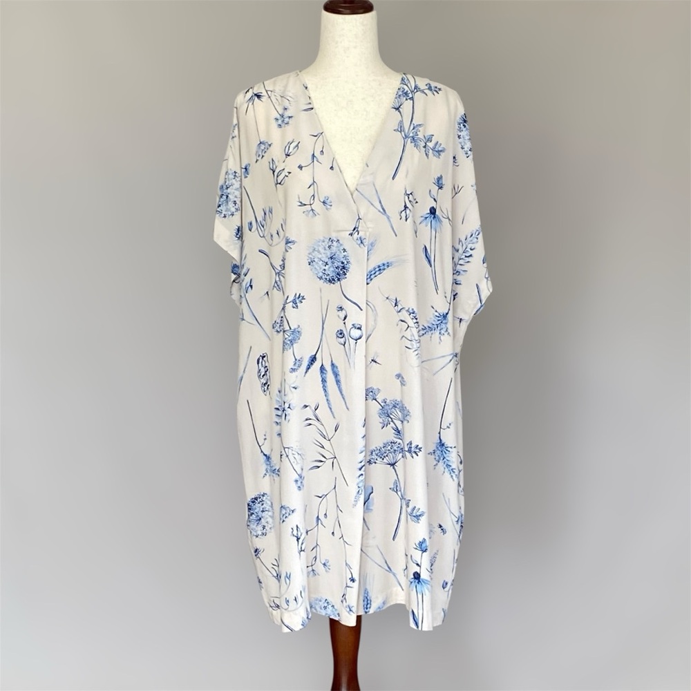 H&M Floral Oversized Kaftan V Neck Dress